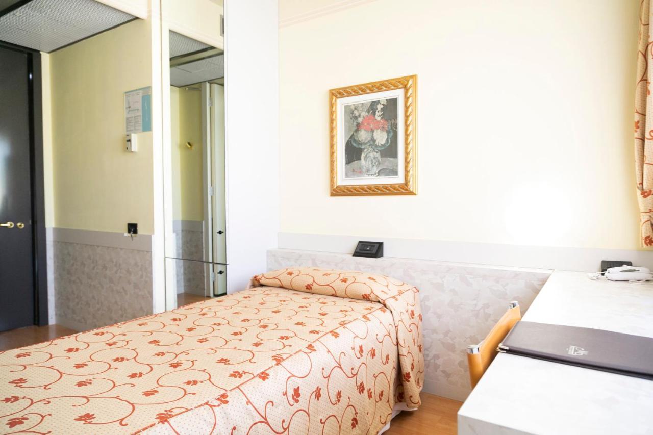 Melas Hotel ميرات المظهر الخارجي الصورة