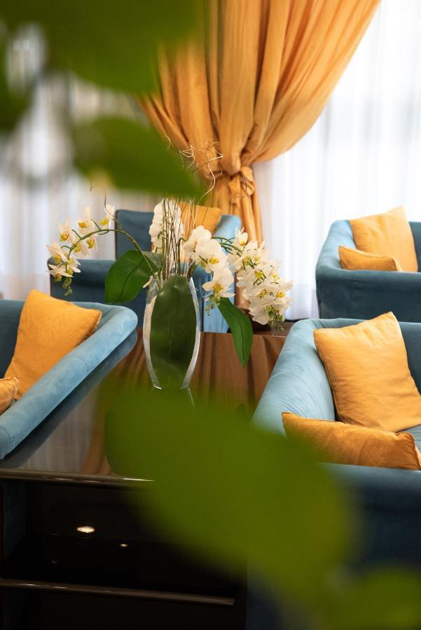 Melas Hotel ميرات المظهر الخارجي الصورة
