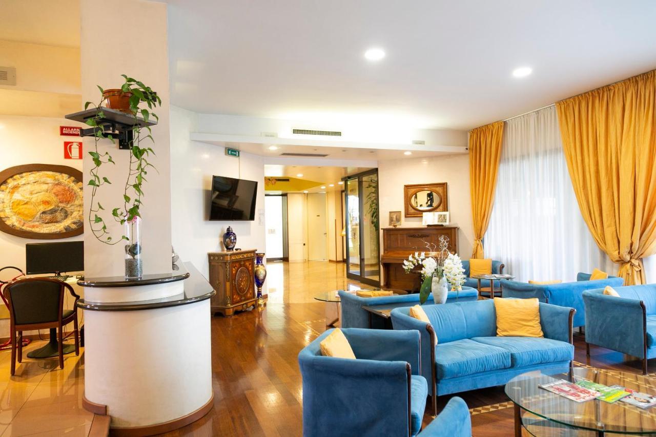 Melas Hotel ميرات المظهر الخارجي الصورة