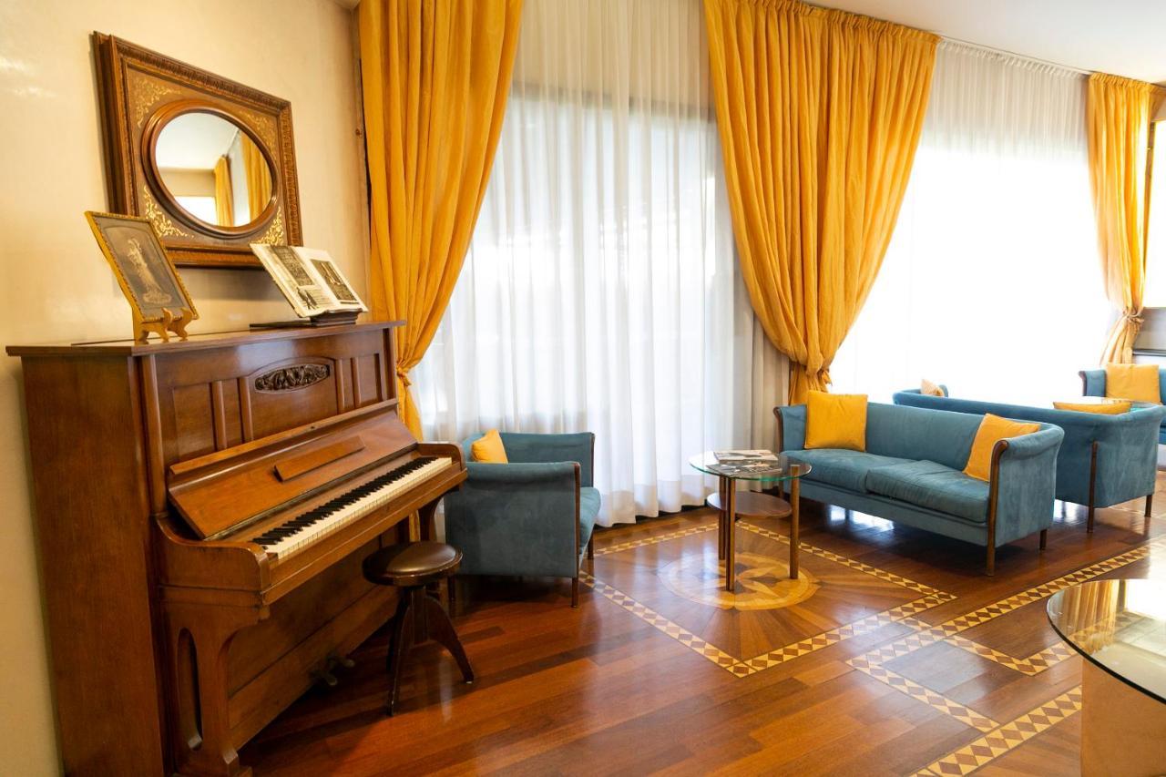 Melas Hotel ميرات المظهر الخارجي الصورة