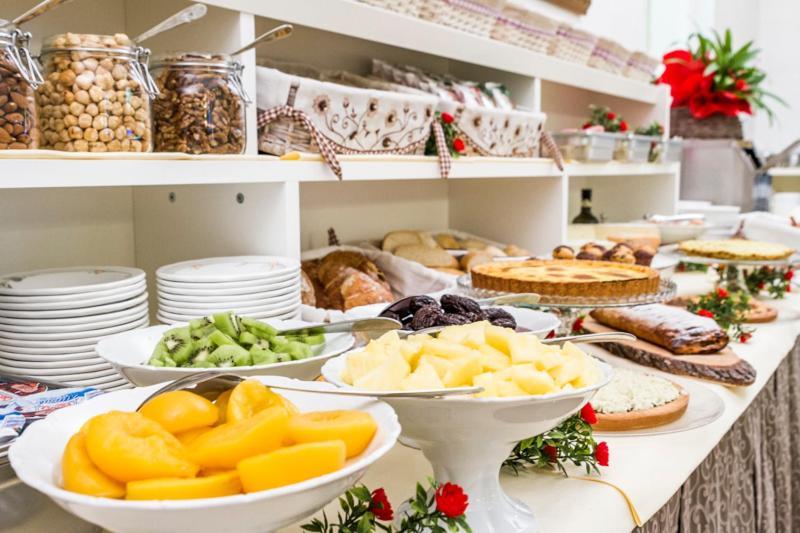 Melas Hotel ميرات المظهر الخارجي الصورة