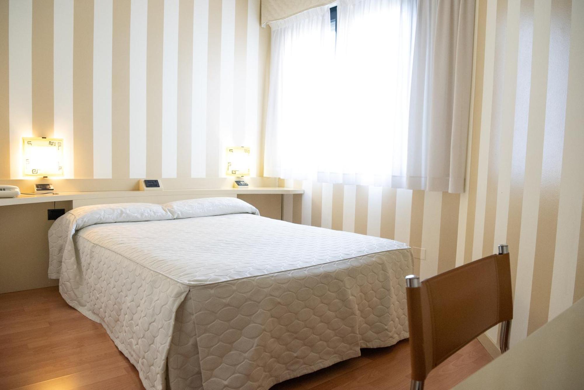 Melas Hotel ميرات المظهر الخارجي الصورة