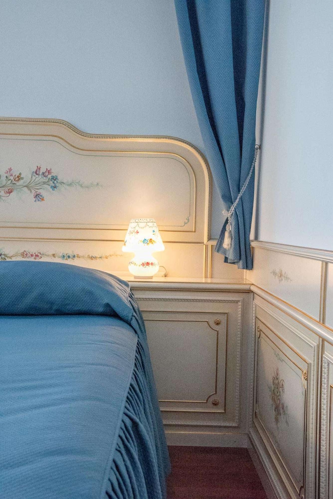 Melas Hotel ميرات المظهر الخارجي الصورة