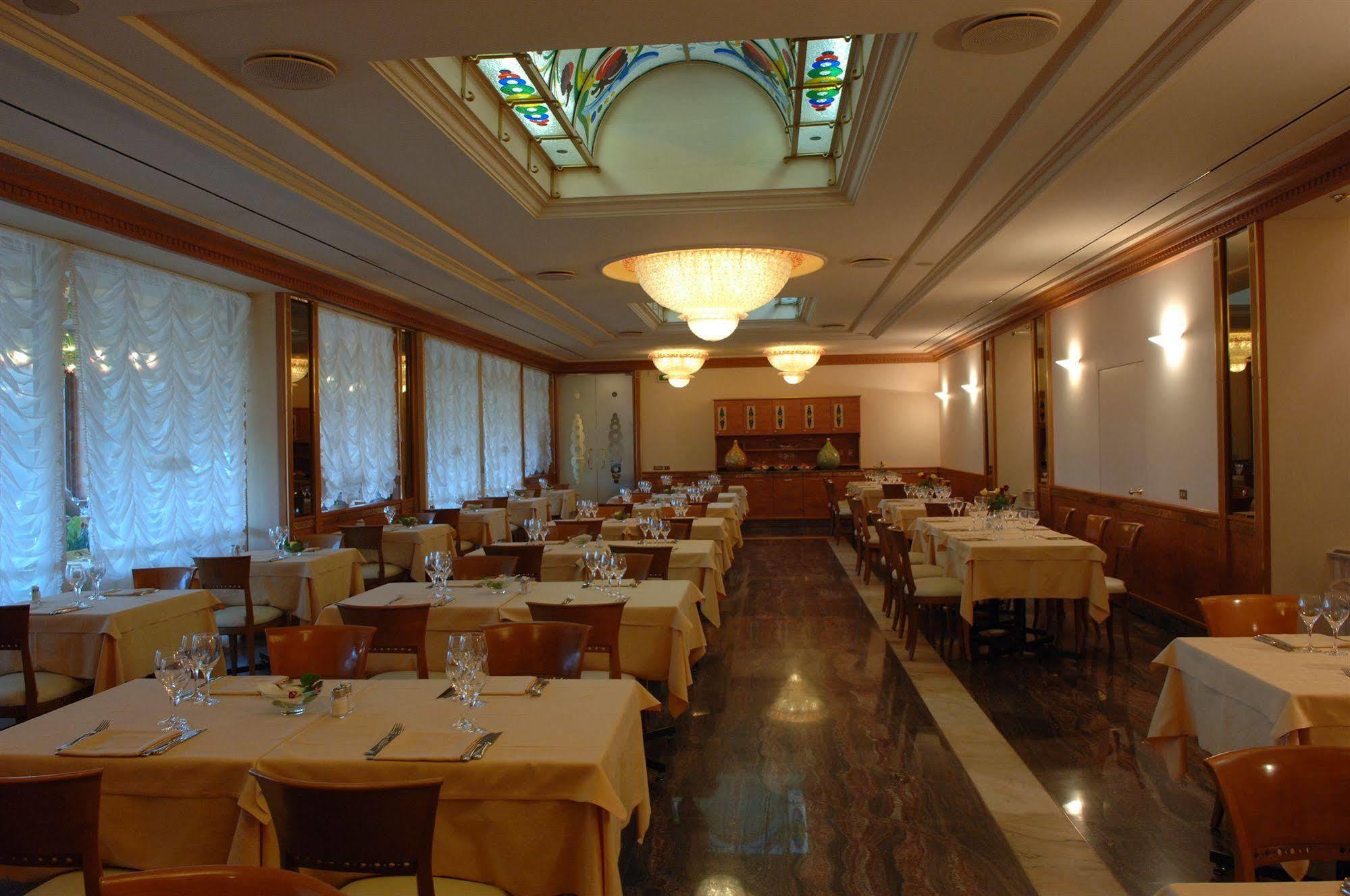 Melas Hotel ميرات المظهر الخارجي الصورة